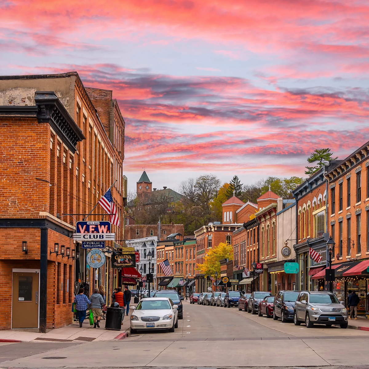 “Why Are Travelers Flocking to a Hidden American Town Where Hotels Are Always Full—And What Is the Strange Secret Keeping Everyone Coming Back?”